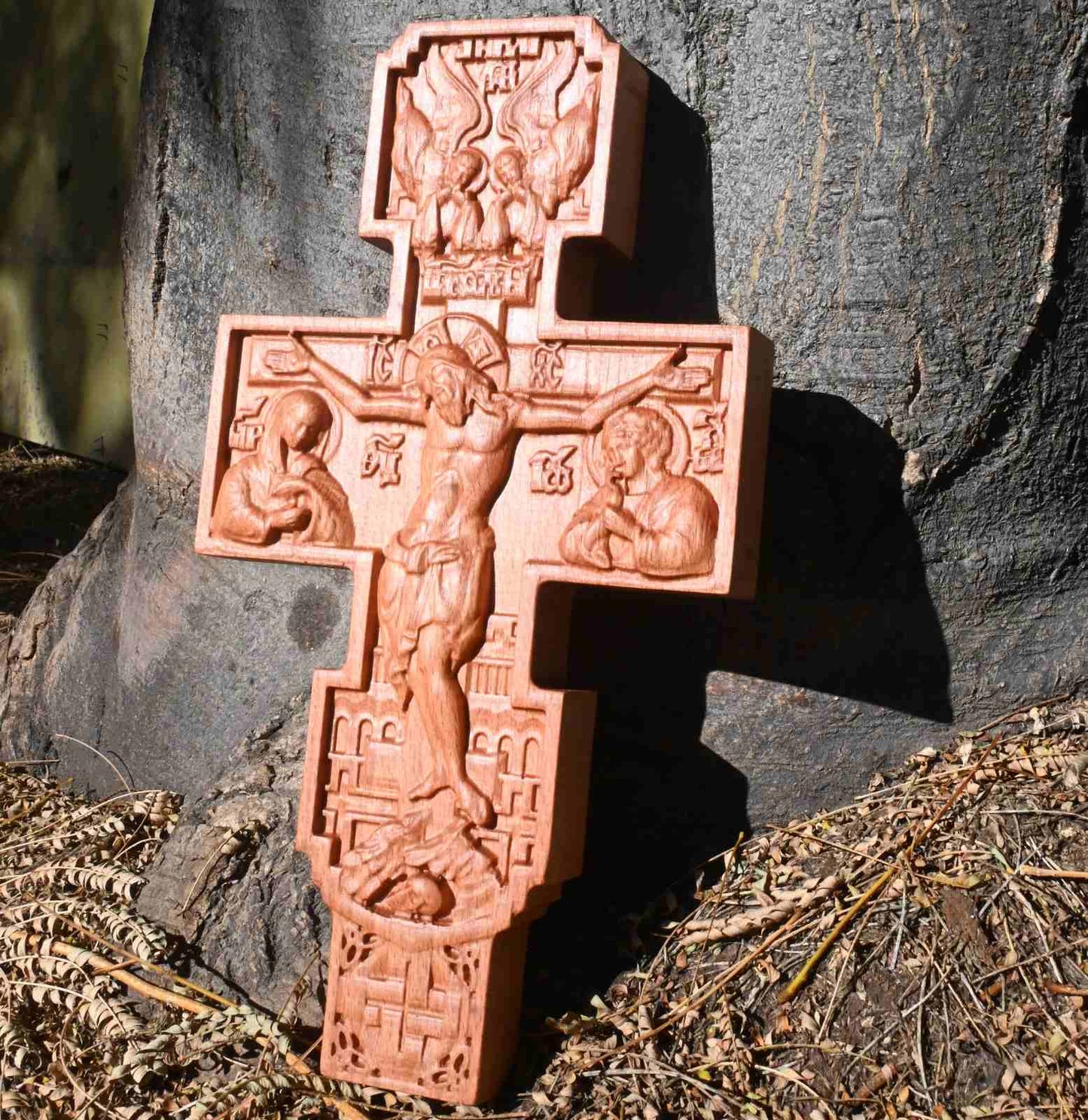 Дърворезбован кръст М1